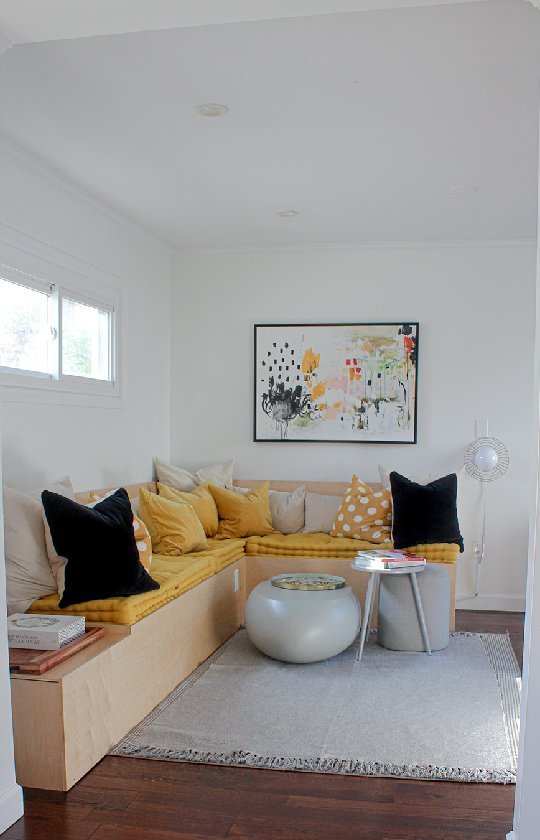 In this episode: I feature beautiful ochre in our den. This gorgeous color brings so much life to our first floor.